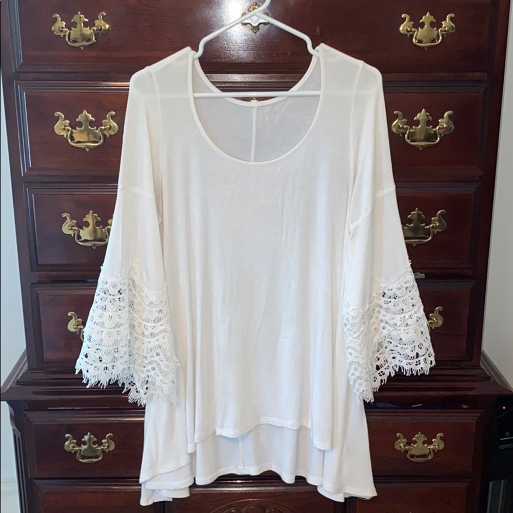 Boutique Tunic Top with lace detail
